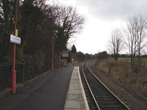 리틀 킴블 기차역, 에일즈베리-프린세스 리스보로 선의 전형적인 시골 마을 정차역