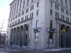 아트 커먼스는 다운타운 캘거리에 있는 복합 시설 예술 센터이다.