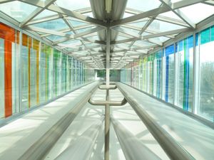 캘거리의 +15 스카이웨이 네트워크는 세계에서 가장 광범위한 고가 보행자 스카이워크 시스템이다.