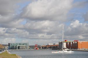 보방 바생과 ISEL 건물(오른쪽)