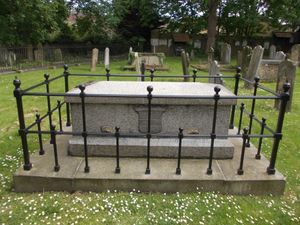 그의 현재 비어있는 무덤, 치즈윅 성 니콜라스 교회 묘지