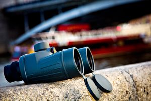 감쇠된 나침반이 있는 7×50 해양 쌍안경