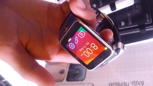 삼성 기어2의 Tizen