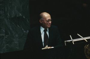 유엔 총회에서 연설하는 베긴(1982)