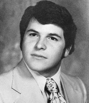 1977년 리빙스턴 고등학교 졸업반 시절의 제이슨 알렉산더.