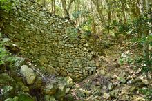 이치노키도. 하부에 수문이 열려 있다.