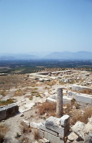 아르고스의 헤라이온(헤라 신전)과 뒤편의 평원