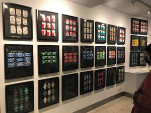 뉴욕 거리에서 수집한 쓰레기로 만든 예술 작품, 작가 바비 풀레오 (2021)