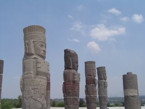 아틀란테스(Atlantes)가 있는 톨라 유적