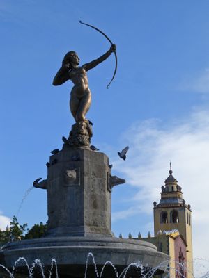 사냥의 여신 다이아나 조각상 (원래 익스미킬판에 위치).