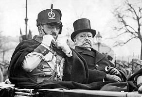 아마눌라 칸이 베를린 방문 중 힌덴부르크와 함께 (1928년 2월)