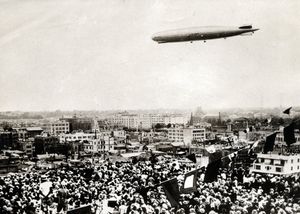 1929년 8월 19일 도쿄 상공을 비행하는 그라프 체펠린