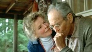 폰다는 황금 연못에서 캐서린 헵번과 함께 출연하여 아카데미상을 수상했다.