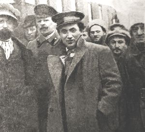 그리고리 지노비예프, 1918년 페트로그라드 소비에트 의장, 정치 위원들 사이