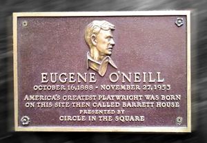 서클 인 더 스퀘어가 제공한 탄생지 기념 명판(뉴욕시 43번가와 브로드웨이 북동쪽 코너, 1500 브로드웨이)