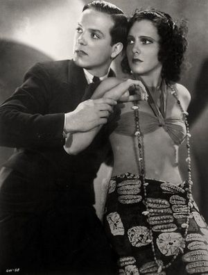 에릭 린든과 진 아서가 출연한 메리 홈즈의 과거(1933)