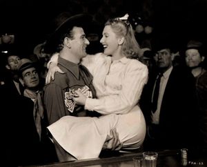 존 웨인과 함께, 레이디 테이크스 어 찬스 (1943)