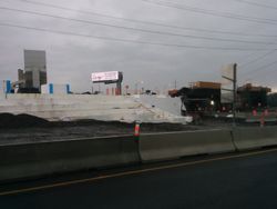 지오폼은 몬트리올 인근 연약 지반 위에 교량 고가도로를 건설하는 데 사용되는 새로운 경량 토공 기술이다.