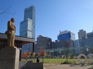 텐노지 공원 내에 있는 동상