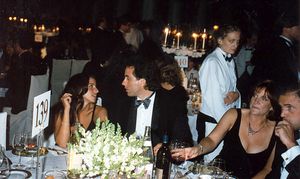 1995년 제47회 프라임타임 에미상에서 론스타인(왼쪽)과 함께 있는 사인펠드