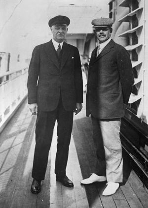 카를 프리드리히 폰 지멘스(오른쪽)와 빌헬름 쿠노, 하파그(Hapag) 해운 회사의 이사이자 전 독일 총리가 1931년 뉴욕으로 가는 길