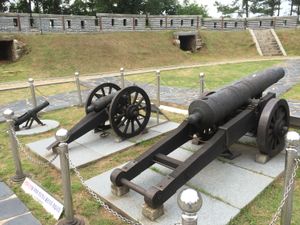 신미양요 당시 조선의 대포. 왼쪽부터 불랑기포, 소포, 홍이포.