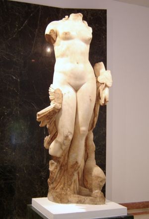 1940년에 원형극장 인근에서 발굴된 2세기의 베누스상(세비야 고고학 박물관).