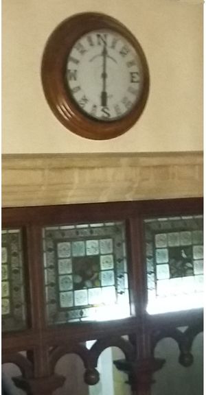 영국 허트퍼드셔 주 펜들리 매너 호텔의 계단에 있는 빅토리아 시대 풍향계. c1875