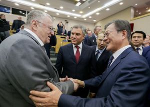 2018년 6월 문재인 대통령과 지리놉스키