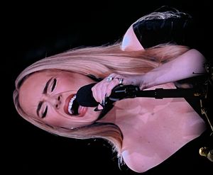 아델, 위크엔즈 위드 아델 공연 중, 2023년 2월