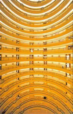 안드레아스 구르스키(Andreas Gursky), 상하이(Shanghai), 2000, C-print, 플렉시글라스에 부착, 119 x 81인치