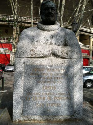 어니스트 헤밍웨이의 팜플로나 투우장 밖 기념비