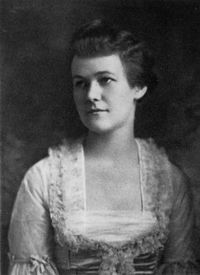 1915년의 로웰의 어머니, 샬롯 윈슬로우 로웰.