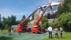 영국 글로스터셔 버클리 성에서 촬영 중.