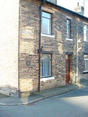 휴즈의 출생지, 요크셔 Mytholmroyd