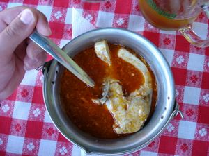 잉어가 들어간 헐라슬레 한 그릇