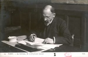 소르본 도서관의 귀스타브 랑송 교수