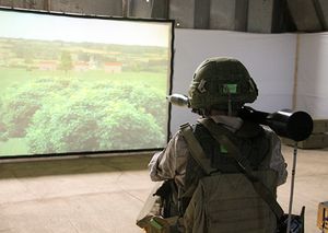 컴퓨터 시뮬레이터를 사용하여 훈련하는 유탄 발사기