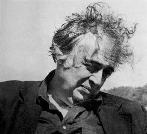 《아곤: 수정주의 이론을 향하여》(1982) 재킷 사진