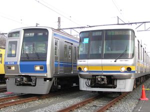 신선 이케부쿠로 행 열차(도쿄 지하철 07계, 세이부 철도 6000계)