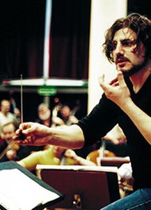 2002년 신포니아 바르소비아를 지휘하는 요세 쿠라