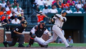 카노가 2012년 9월에 타석에 들어선 모습