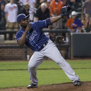 로드니가 2013년 탬파베이 레이스에서 선보인 활쏘기 세리머니