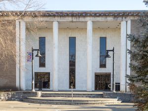 댄버리 공공 도서관 (2024)