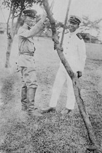 1922년 야스히토 친왕과 노부히토