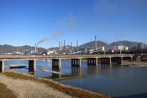 퉁화 철강 공장