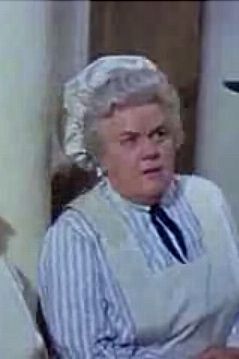 1964년 영화 메리 포핀스에서 브릴 부인 역을 맡은 쇼.