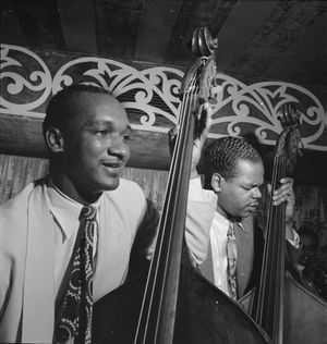 페티포드(왼쪽)와 주니어 래글린, 1946년 11월 뉴욕시 수족관