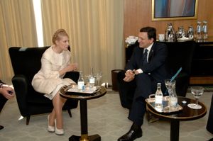 2007년 10월 18일 리스본에서 열린 EPP 정상 회담에서 호세 마누엘 바호주 유럽 연합 집행위원회 위원장과 티모셴코