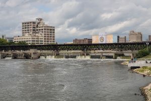 록 강을 가로지르는 포드햄 댐